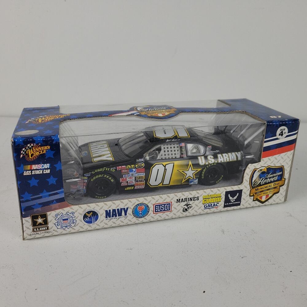 2007 Monte Carlo SS - Mark Martin #01 ARMY American Heroes 1:24 NASCAR Diecast